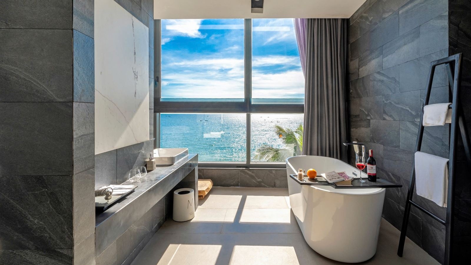 rooms-ocean-eyes-suite-child-without-extra-bed