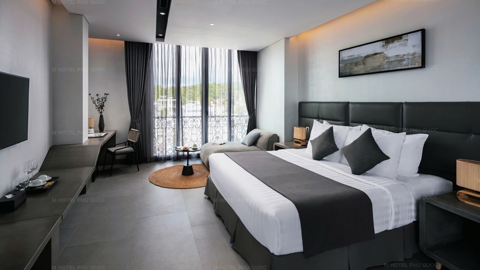 rooms-deluxe-double-suite-with-balcony