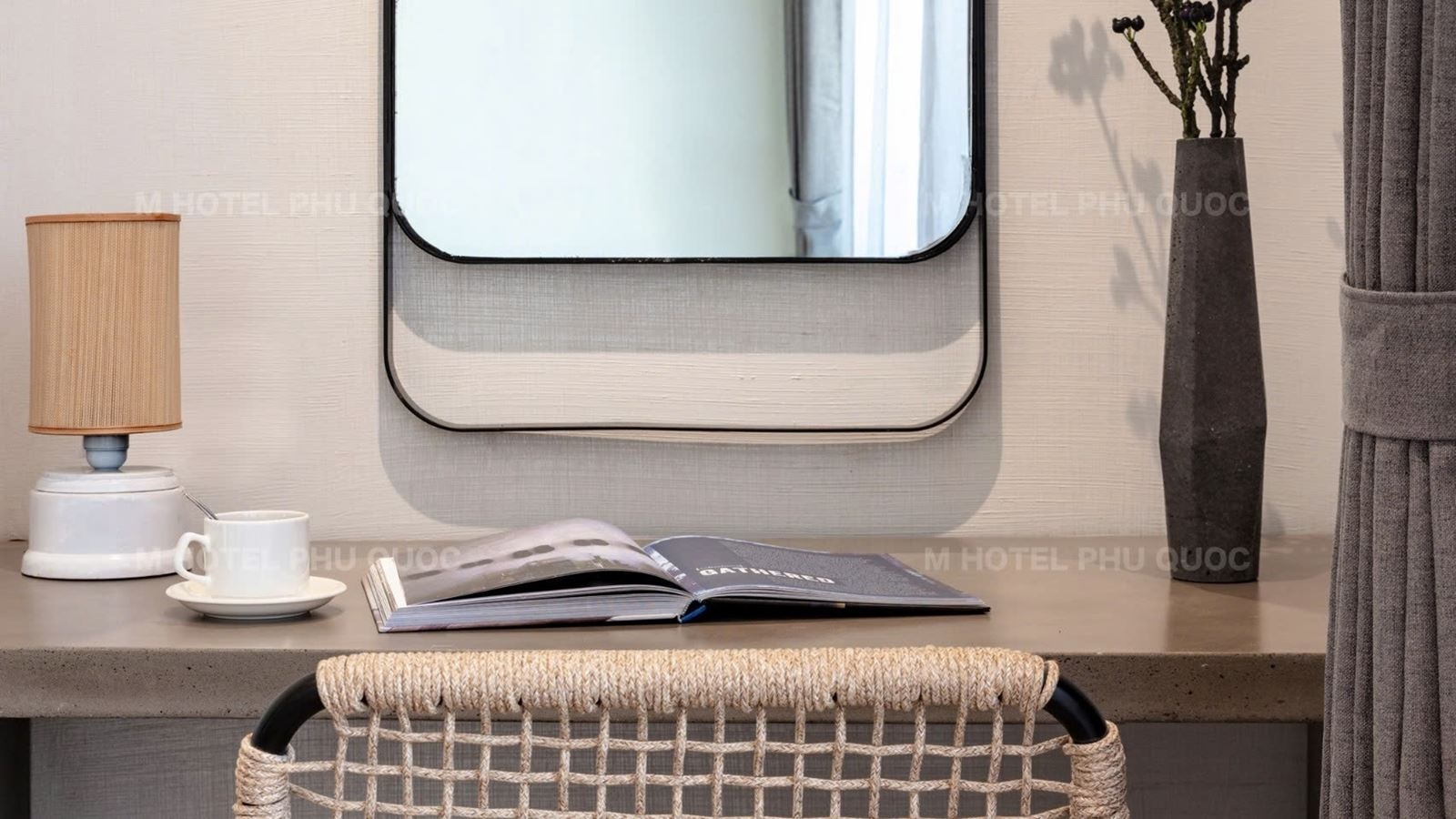 rooms-deluxe-double-suite-with-balcony