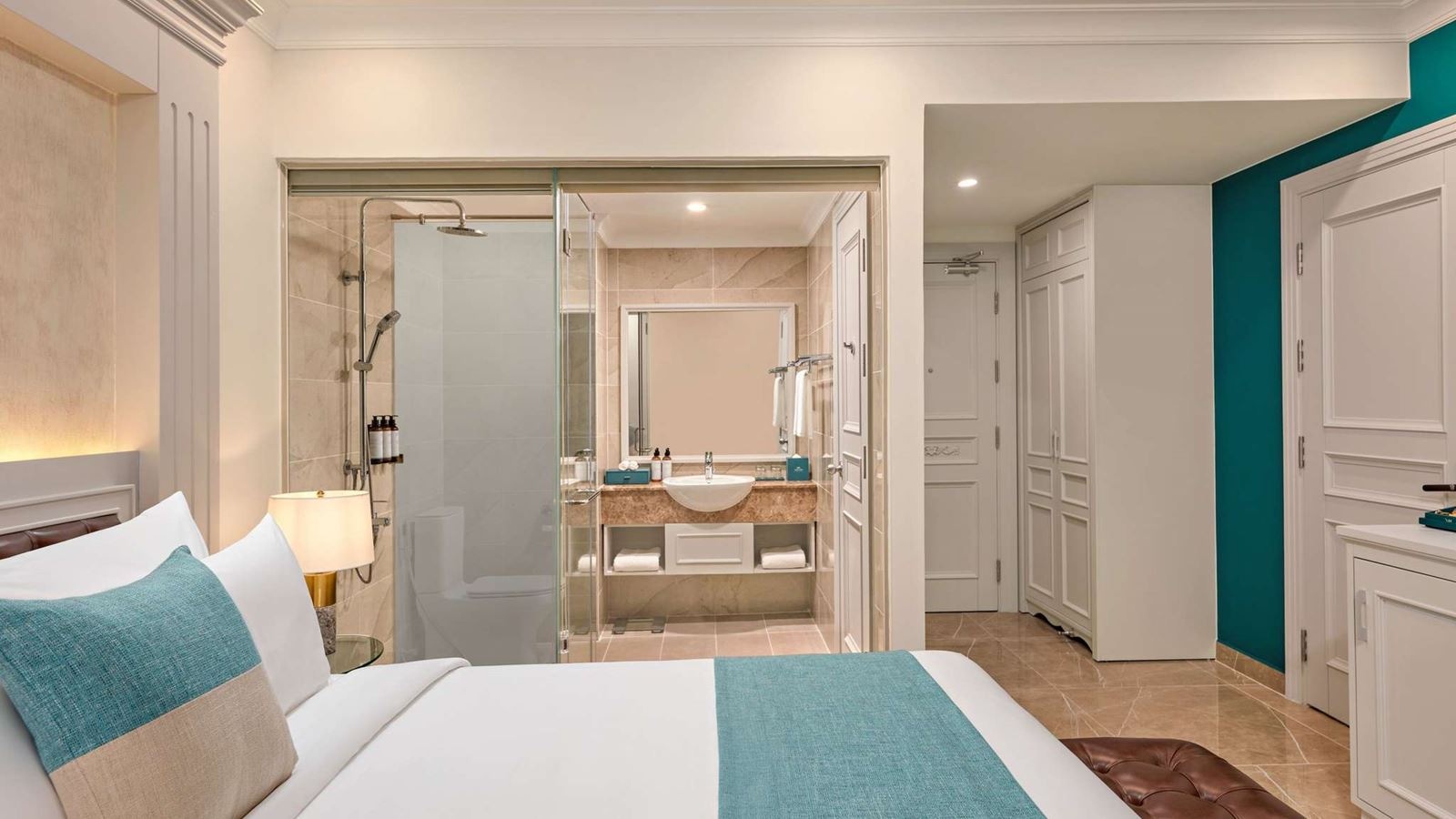 rooms-classic-superior-city-view-family-connecting