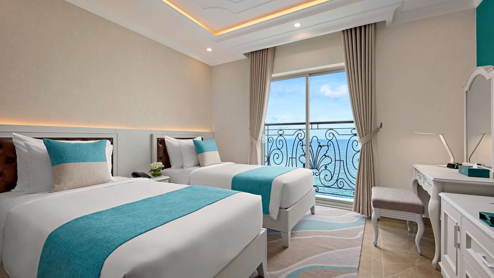rooms-privilege-luxe-seaview-family-connecting
