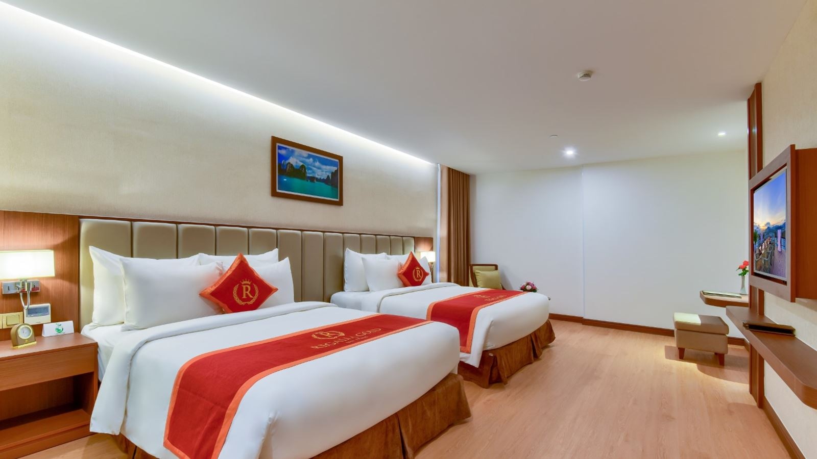 rooms-family-with-window