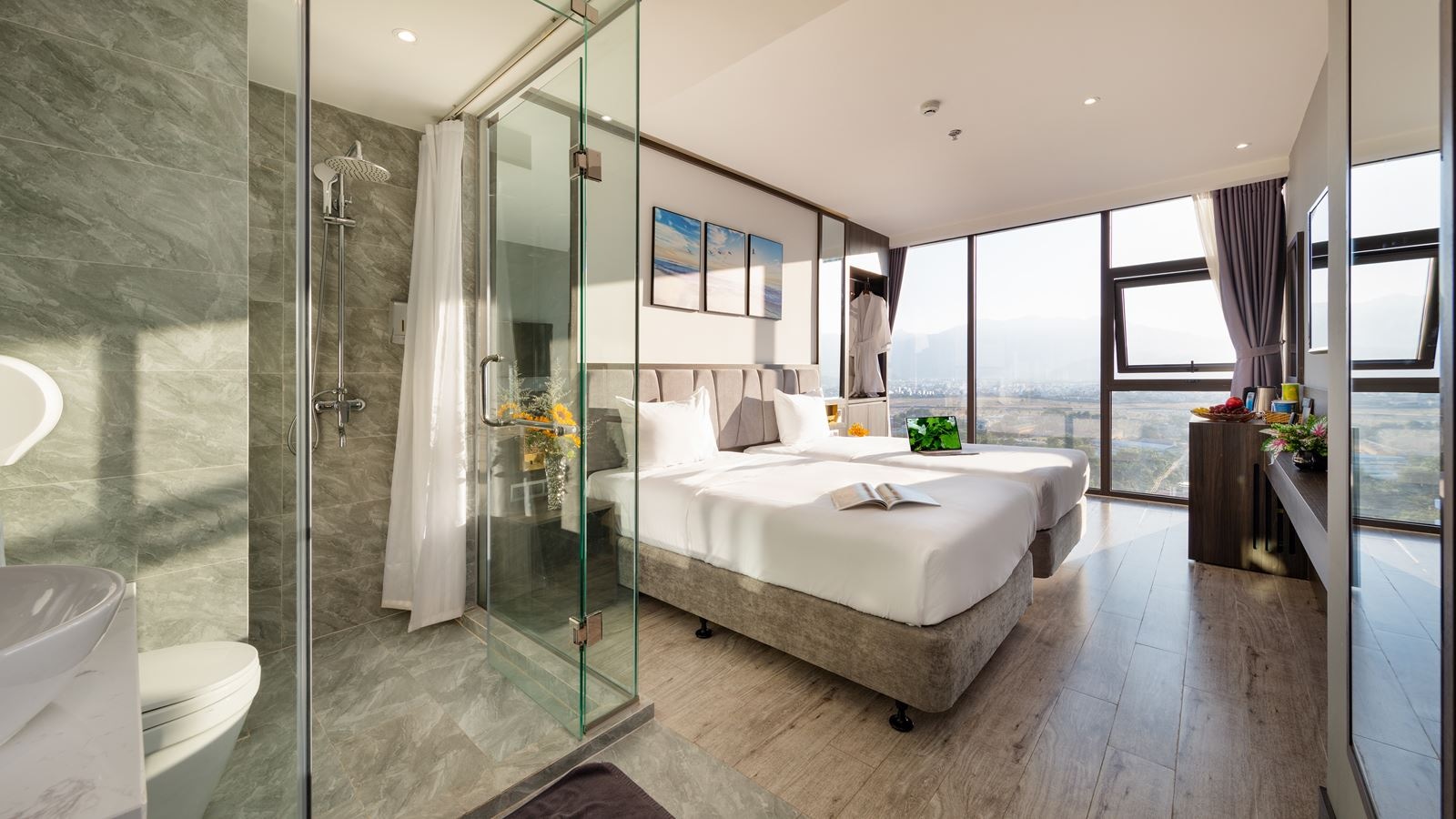 rooms-senior-deluxe-city-view