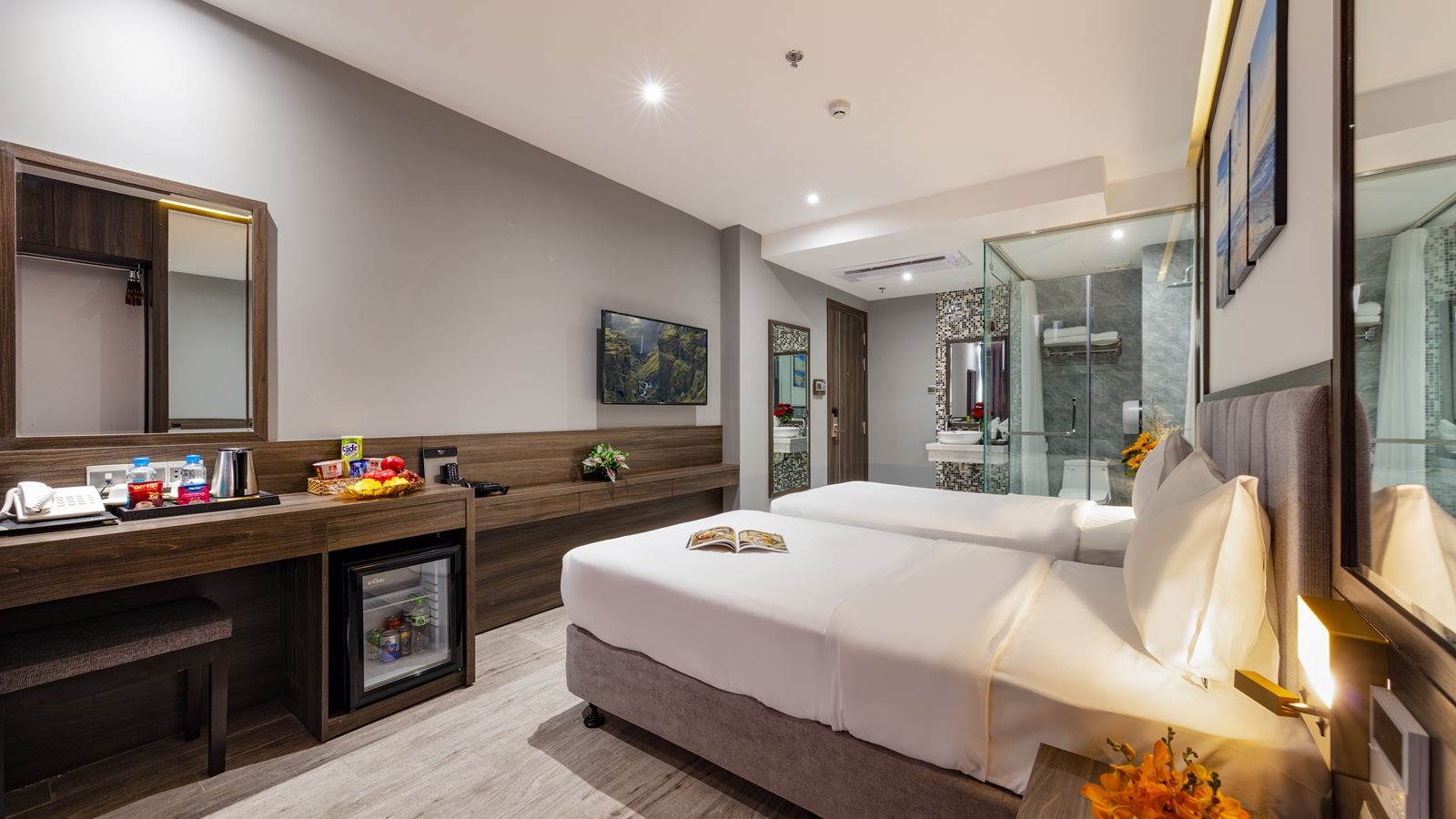 rooms-senior-deluxe-city-view