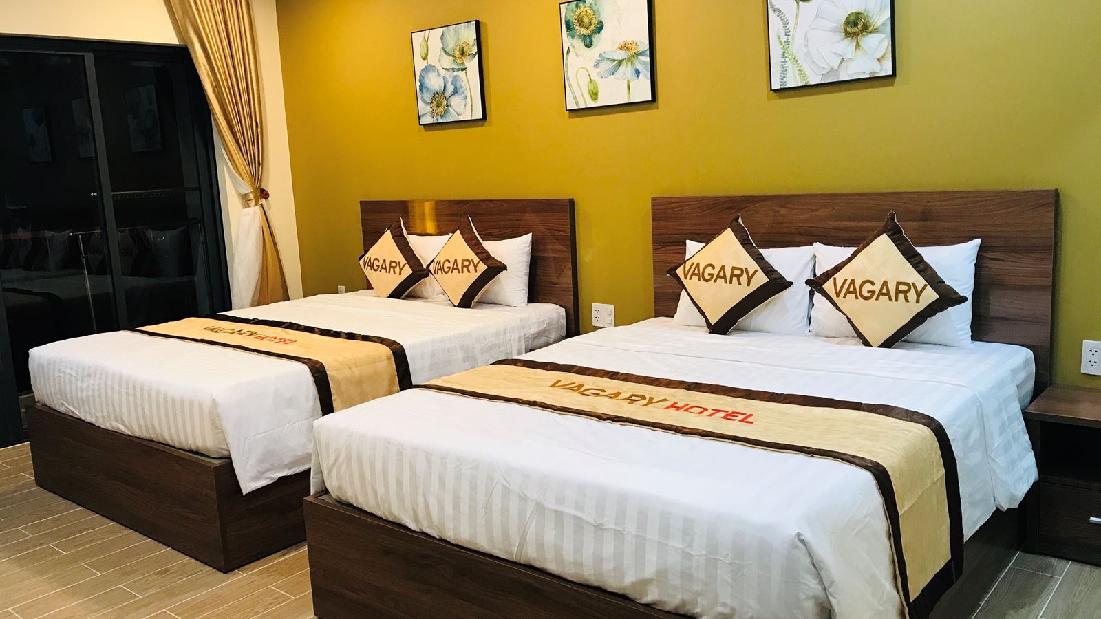 rooms-room-standard-with-balcony