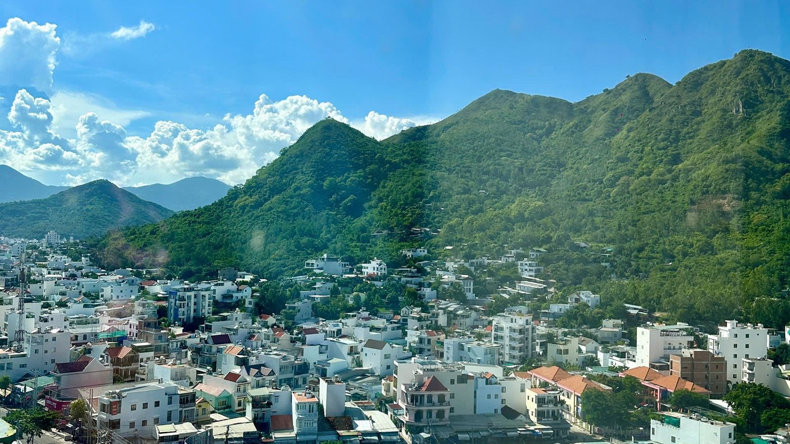 rooms-deluxe-city-view