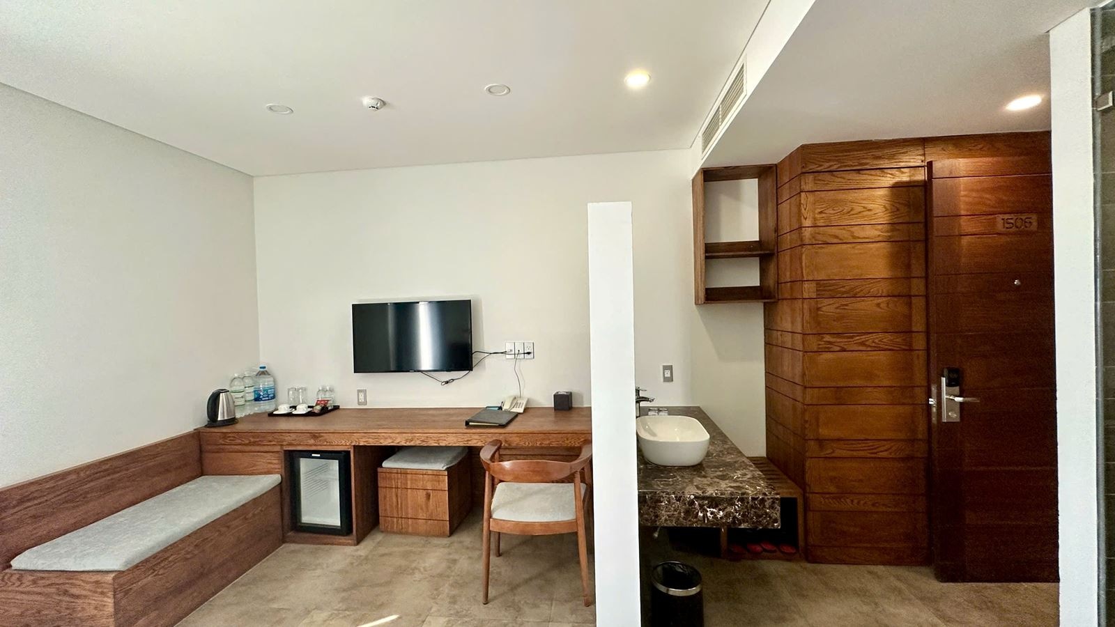 rooms-deluxe-city-view