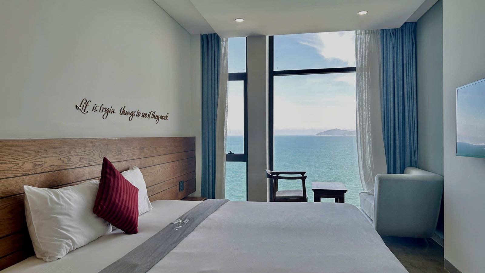 rooms-deluxe-sea-view