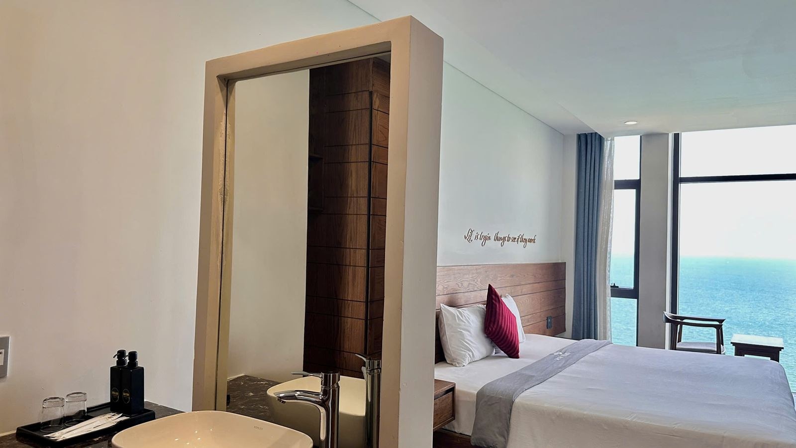 rooms-deluxe-sea-view