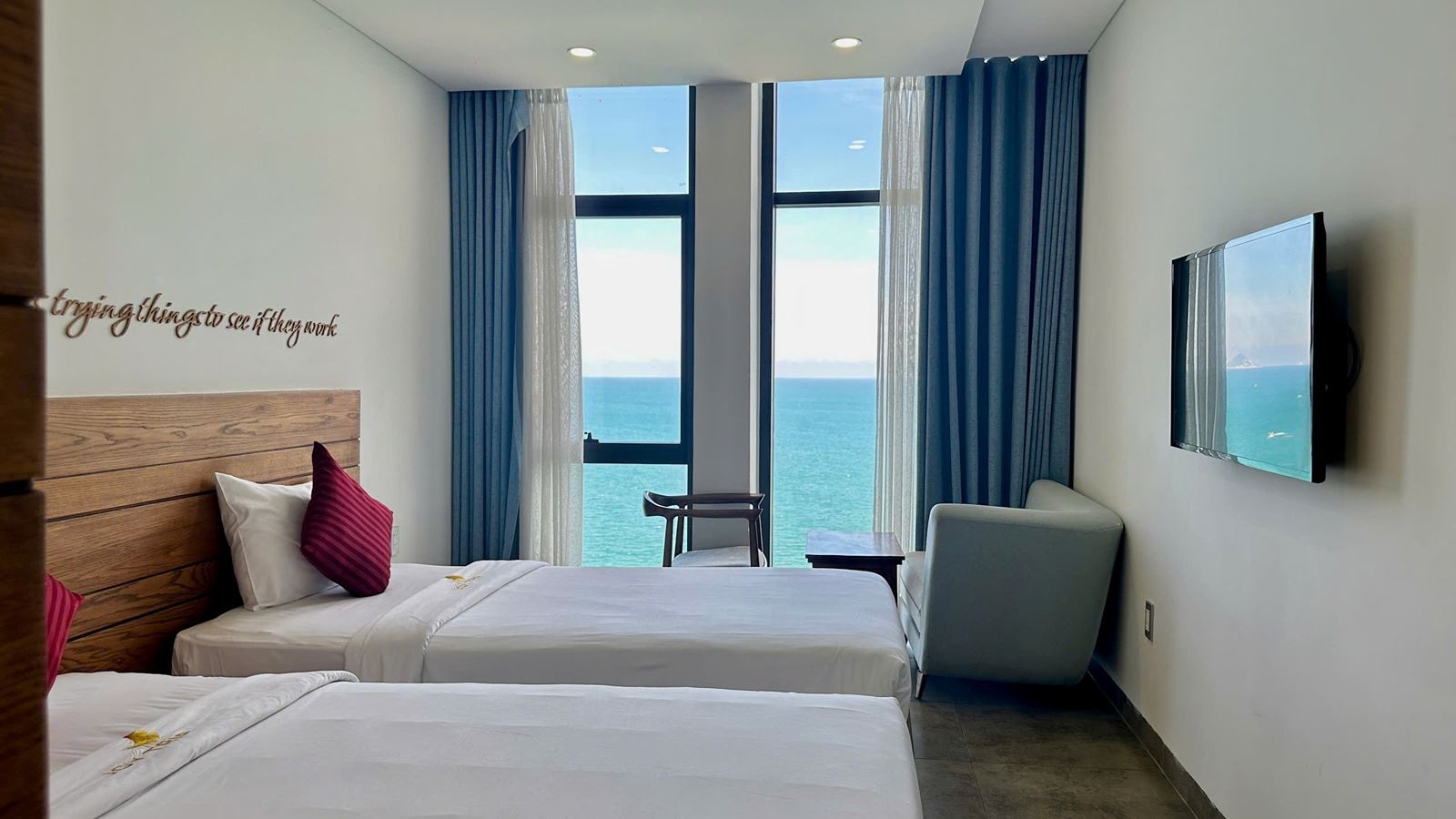 rooms-deluxe-sea-view-child-without-extra-bed