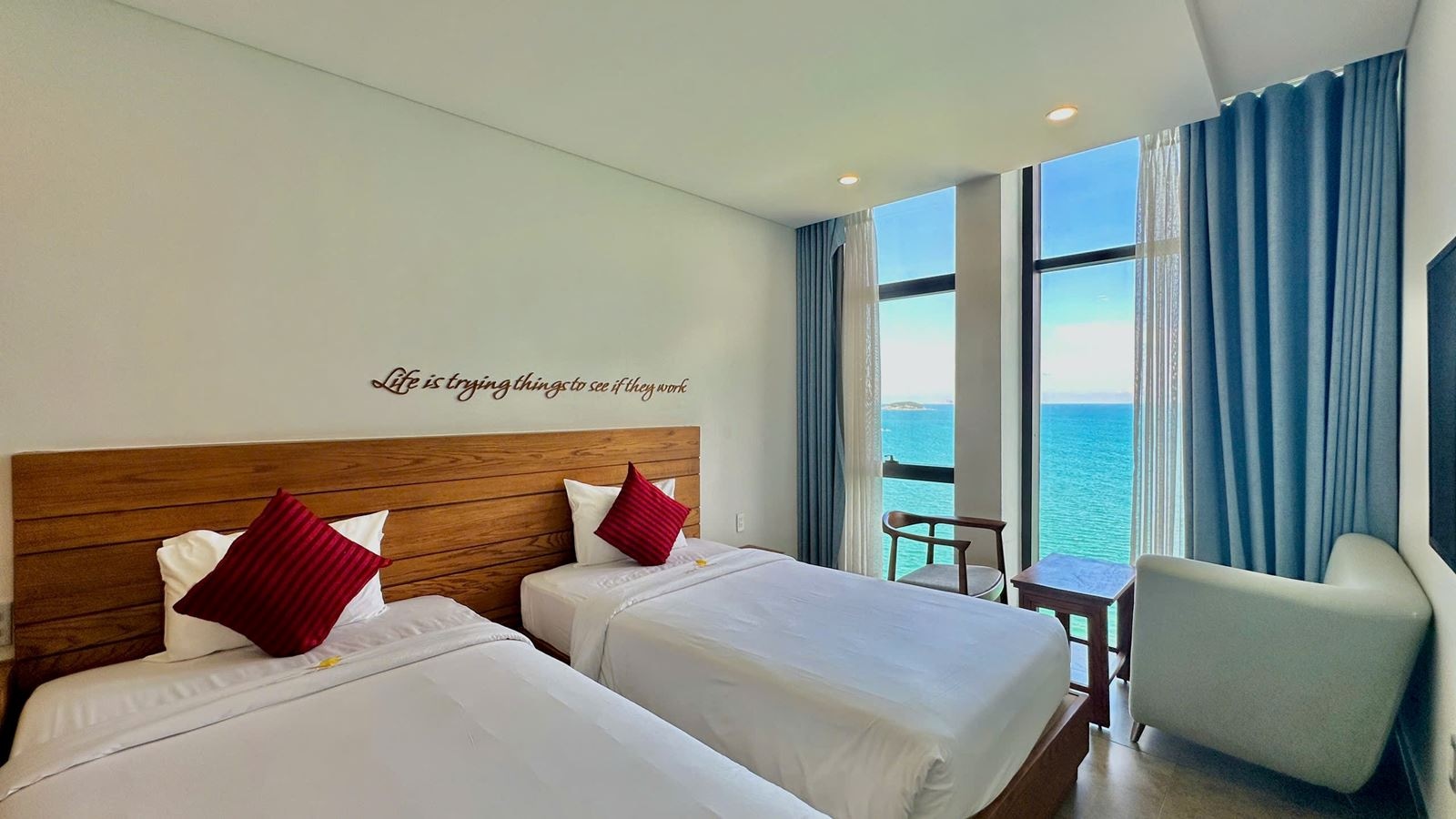 rooms-deluxe-sea-view-child-without-extra-bed