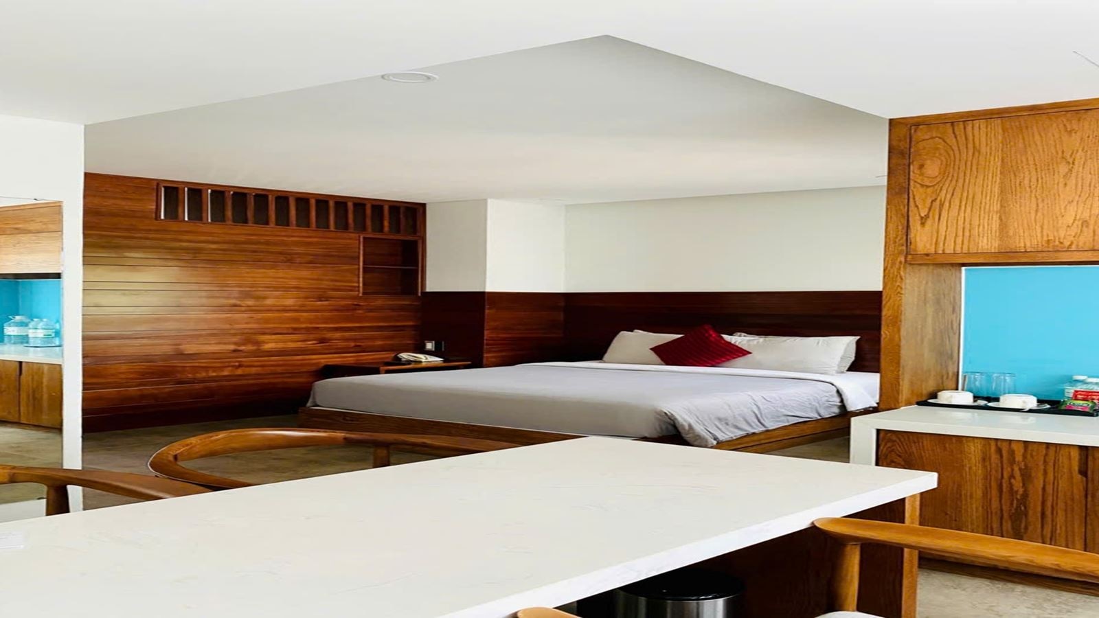 rooms-family-suite-city-view