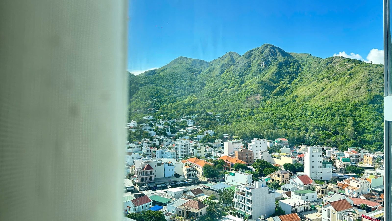 rooms-deluxe-city-view