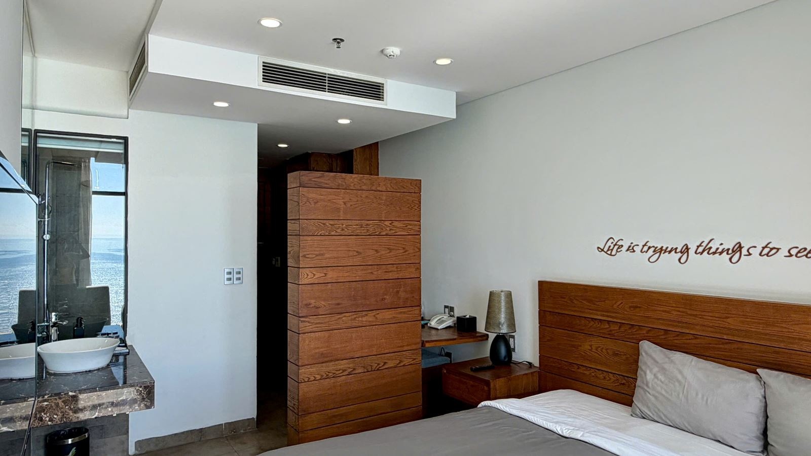 rooms-deluxe-ocean-view-no-extra-bed