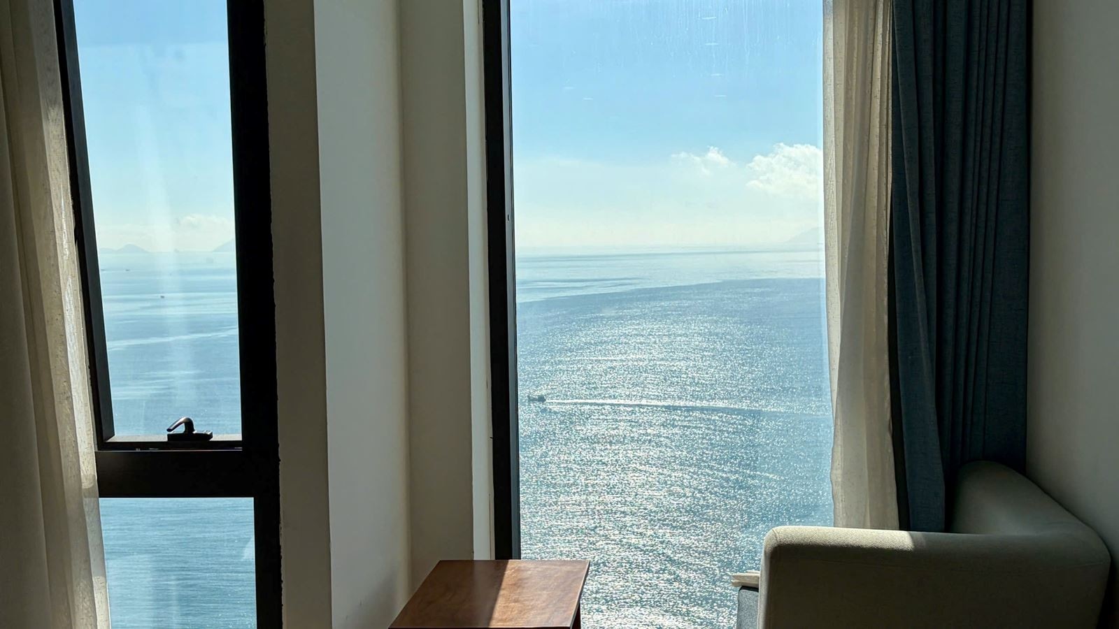 rooms-deluxe-ocean-view-no-extra-bed