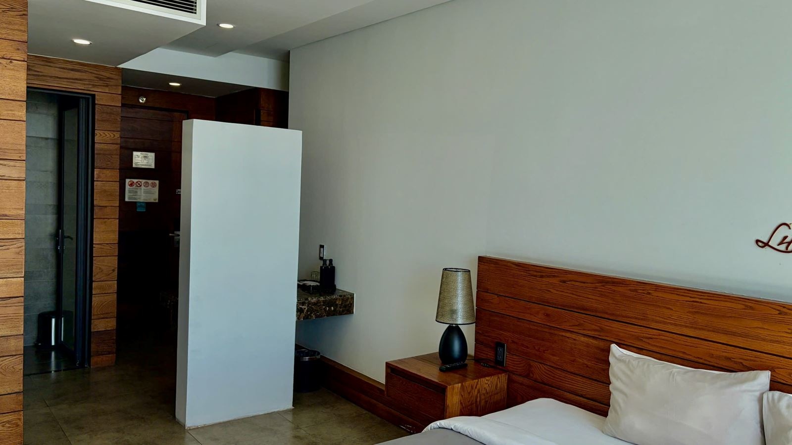 rooms-deluxe-ocean-view-no-extra-bed