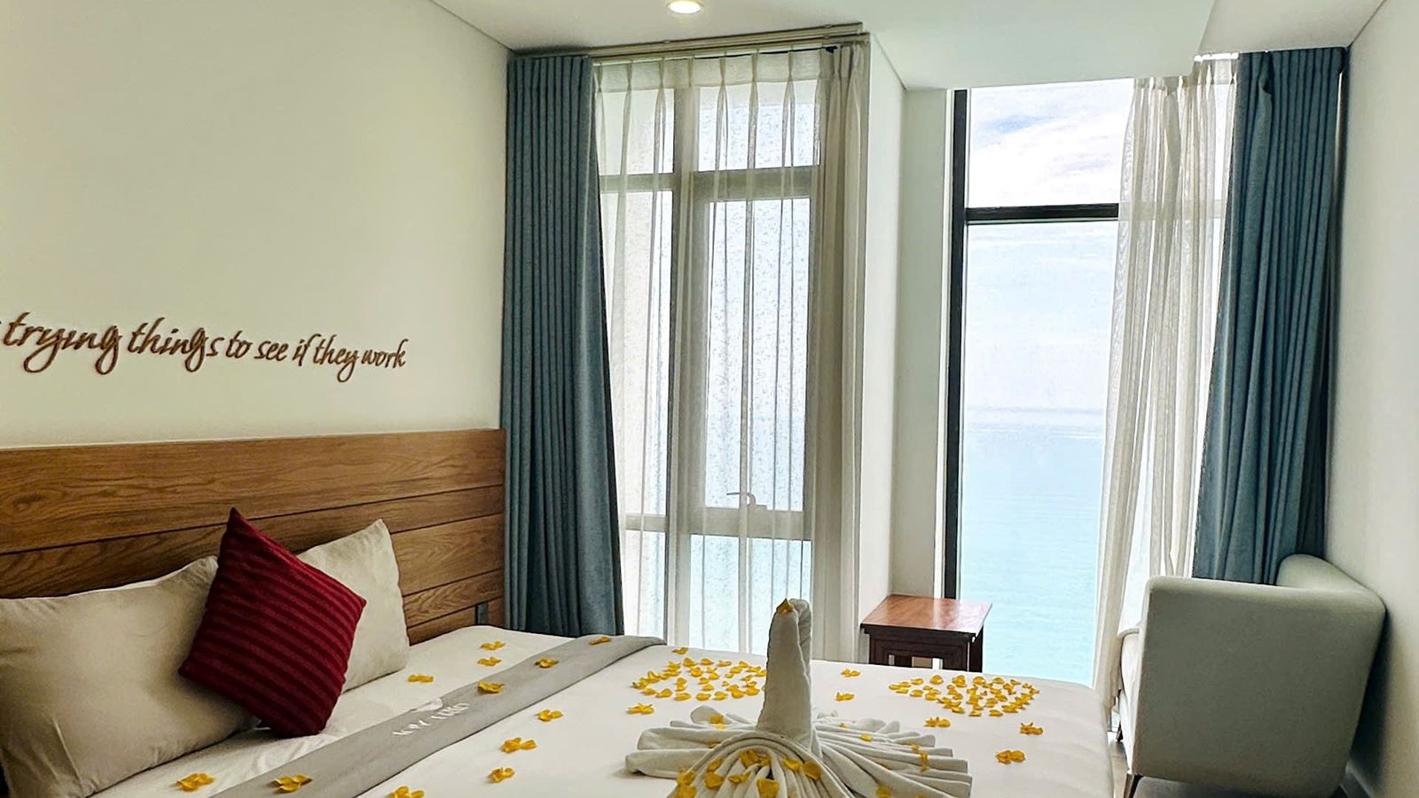rooms-deluxe-ocean-view-no-extra-bed