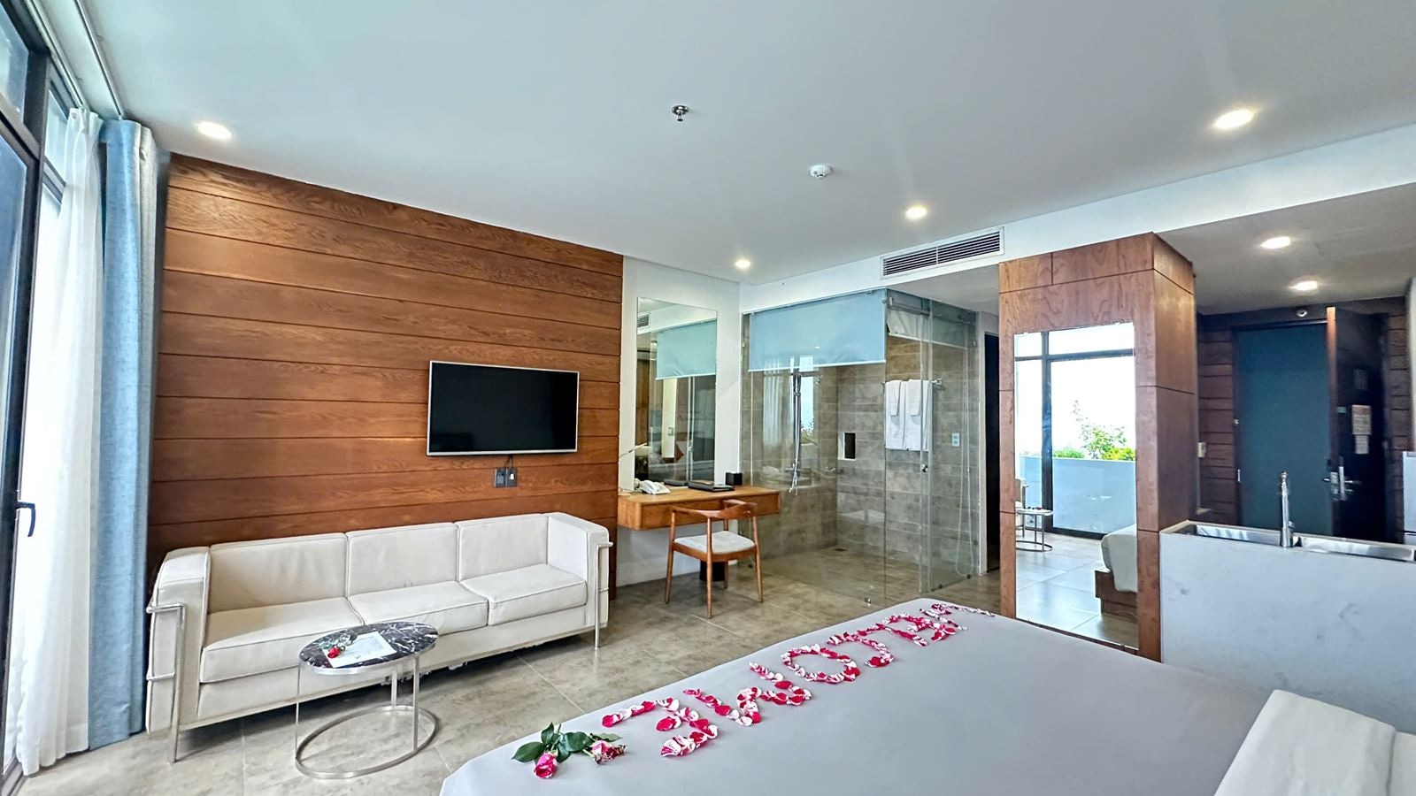 rooms-executive-suite-ocean-view