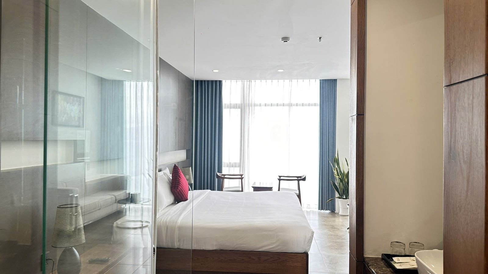 rooms-executive-suite-ocean-view