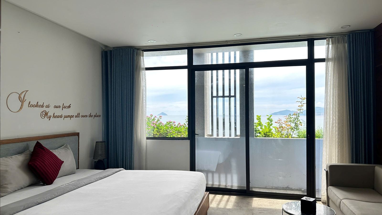 rooms-executive-suite-ocean-view