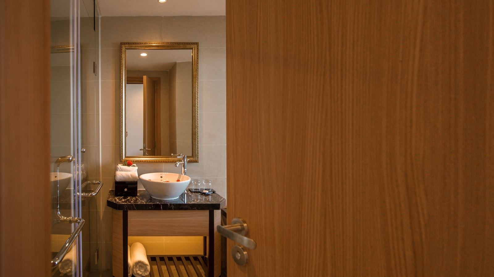 rooms-room-premier-sea-view-with-balcony-and-bathtub