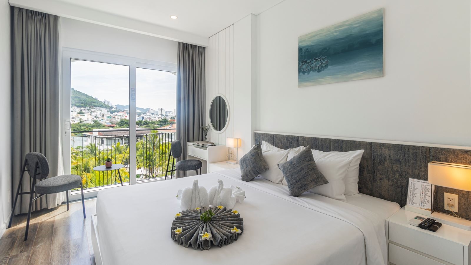 rooms-2bedroom-kubera-grand-suite-pool-or-river-view-with-balcony