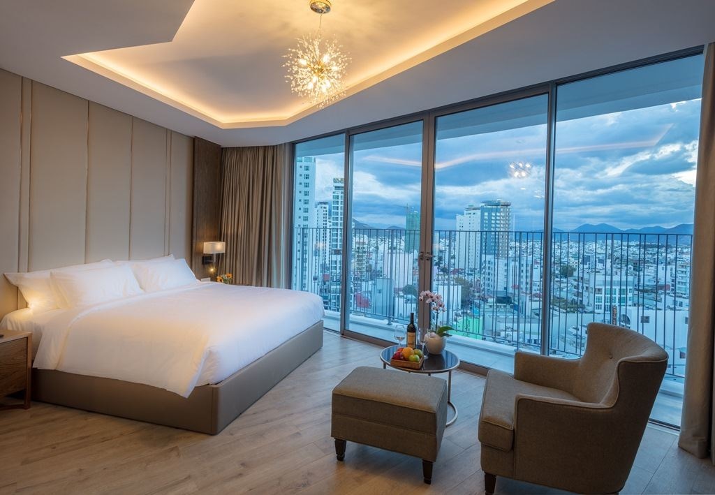 rooms-executive-double-city-view-with-balcony