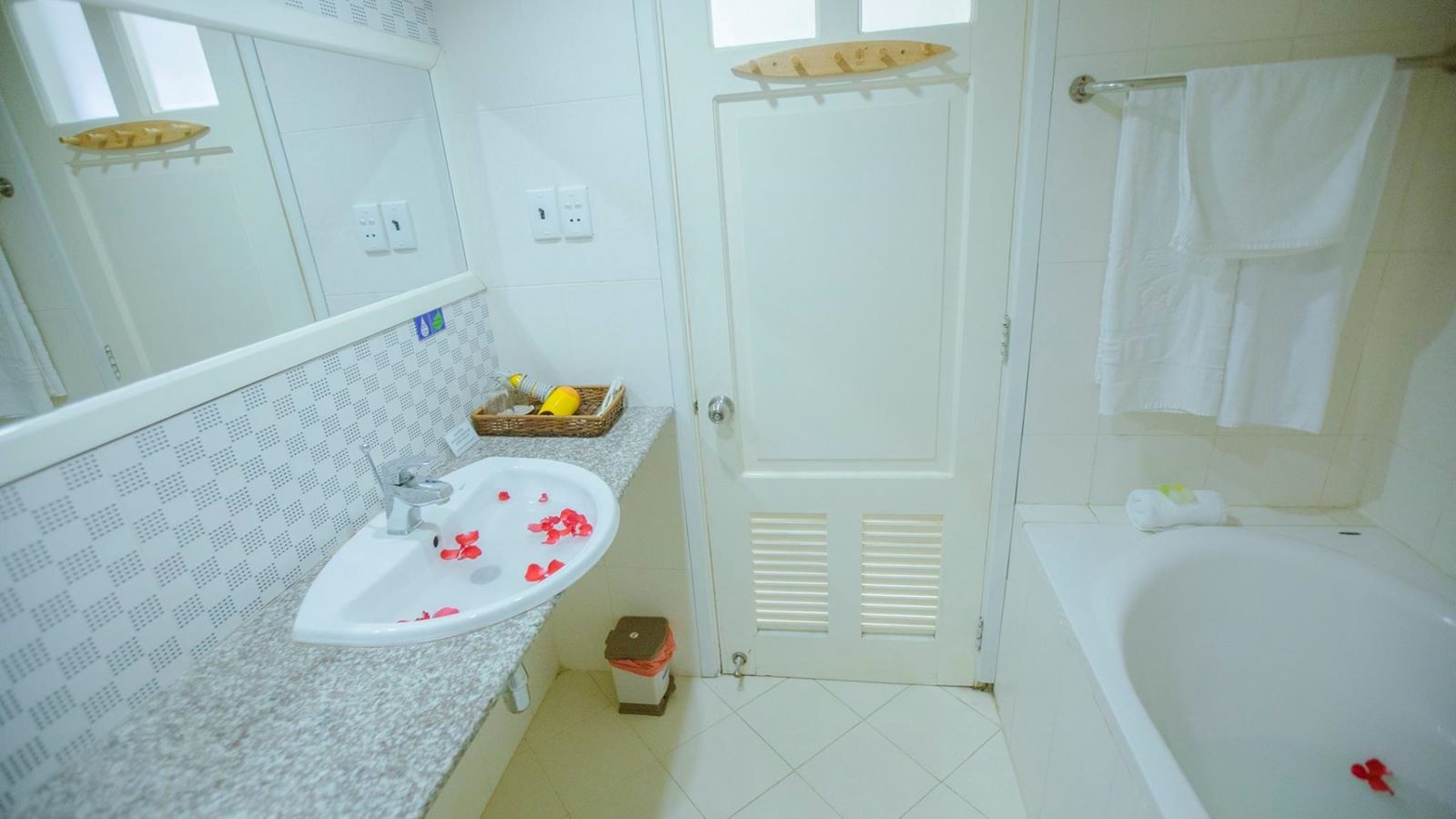 rooms-deluxe-family-sea-view