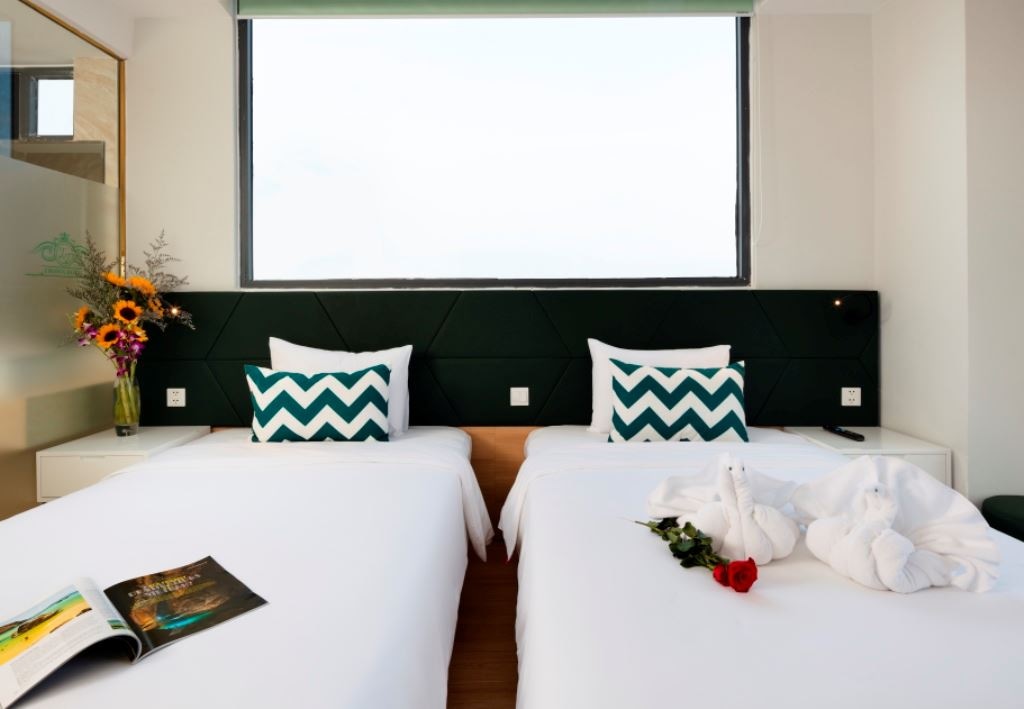 rooms-superior-city-view-with-balcony