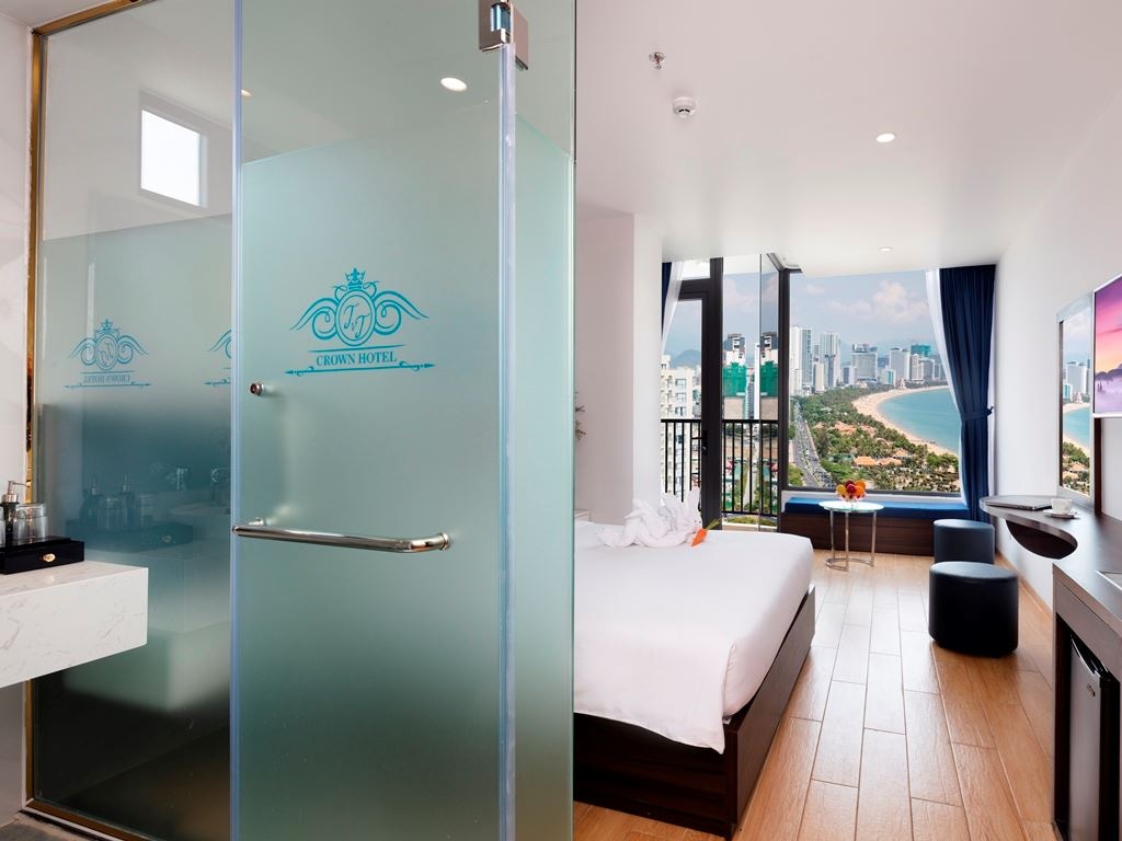 rooms-deluxe-sea-view-with-balcony