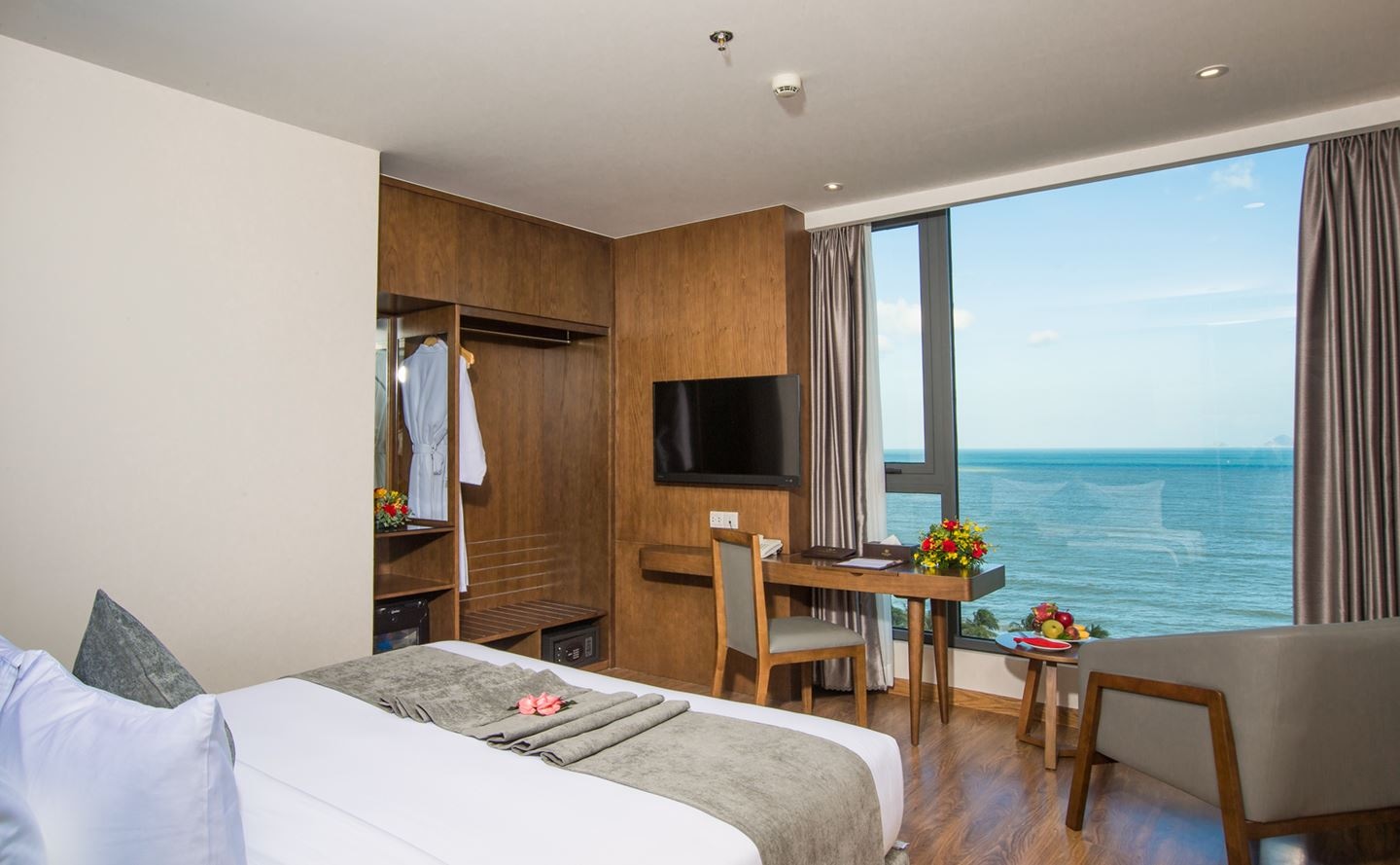 rooms-deluxe-ocean-view