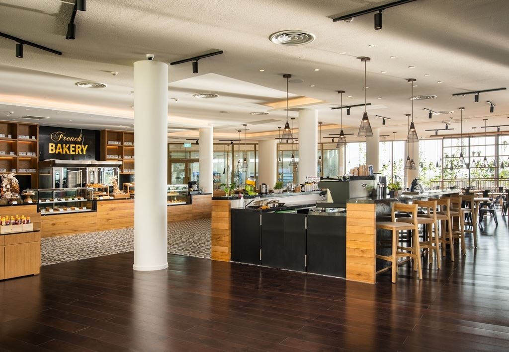 restaurants-alma-food-court