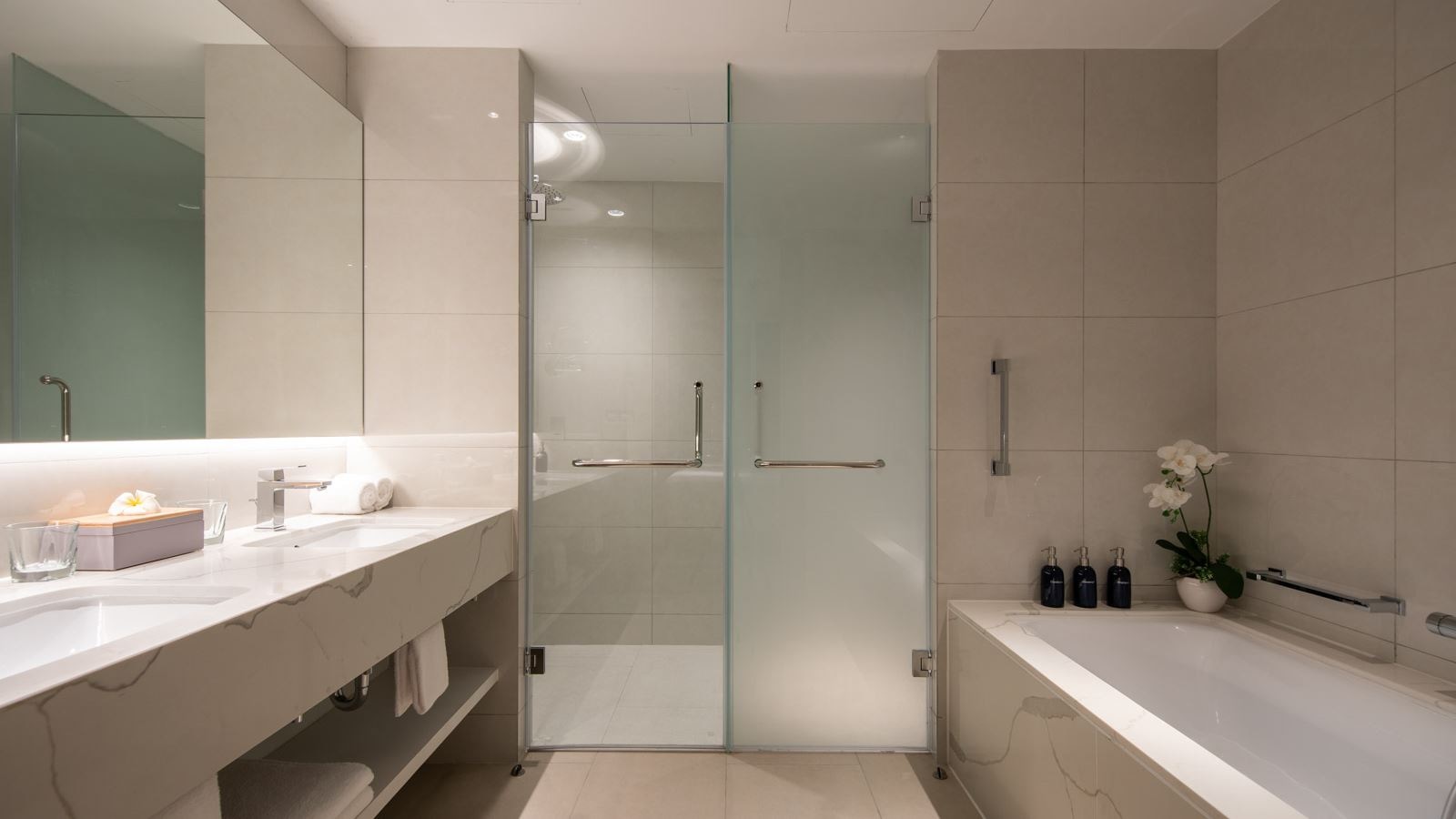 rooms-1bedroom-suite-with-terrace-ocean-view