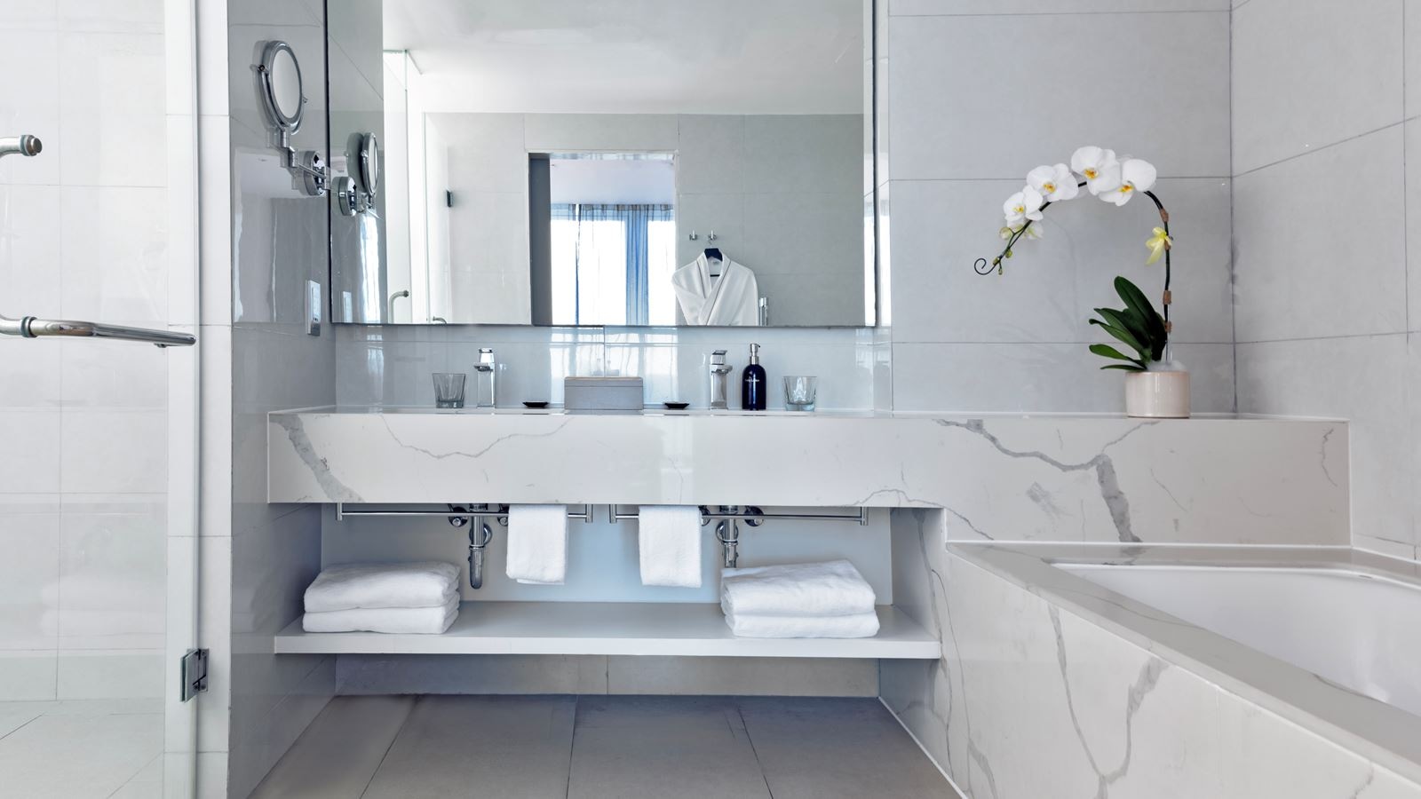 rooms-2bedroom-suite-with-terrace-panoramic-ocean-view