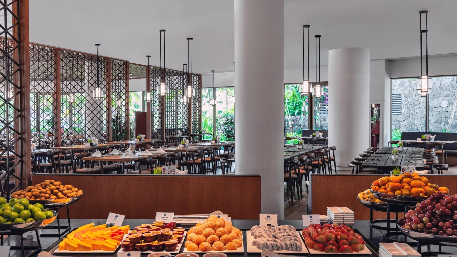 restaurants-alma-garden