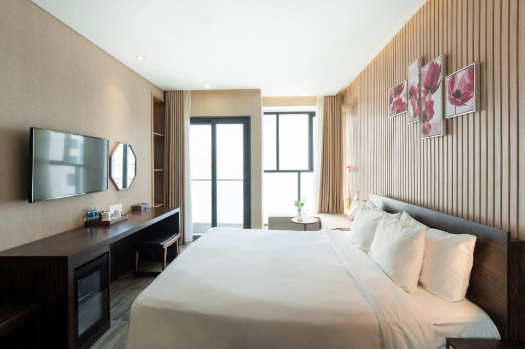 rooms-senior-with-balcony