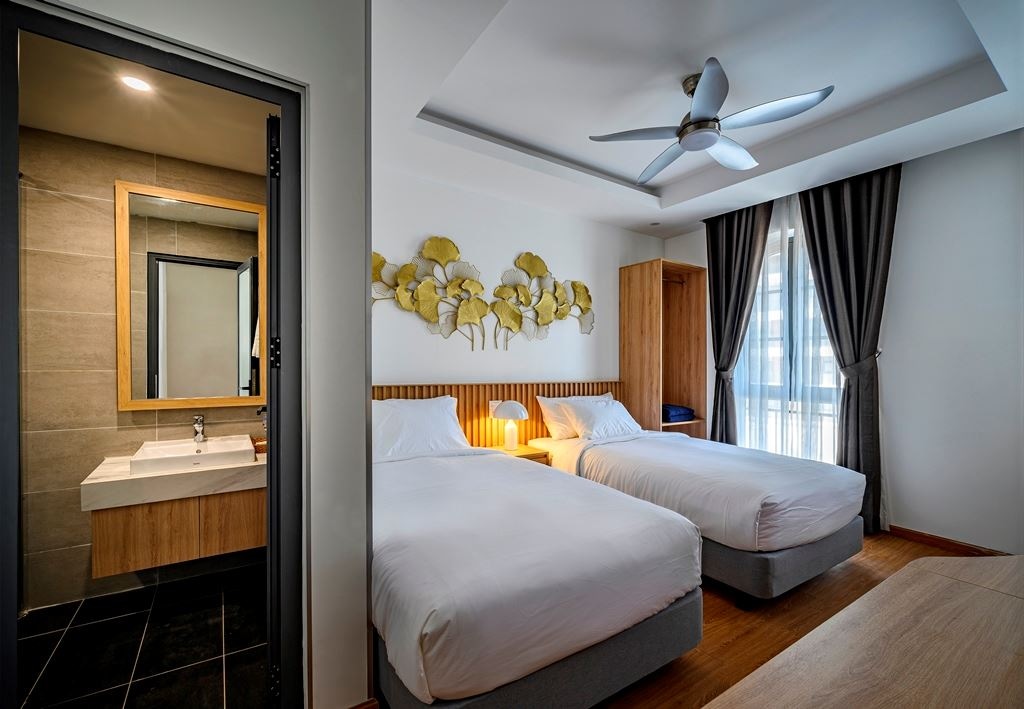 rooms-deluxe-mountainview-with-window