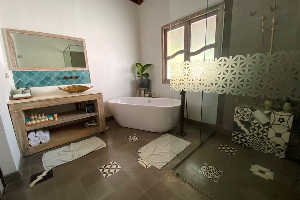 rooms-4-bedrooms-family-villa