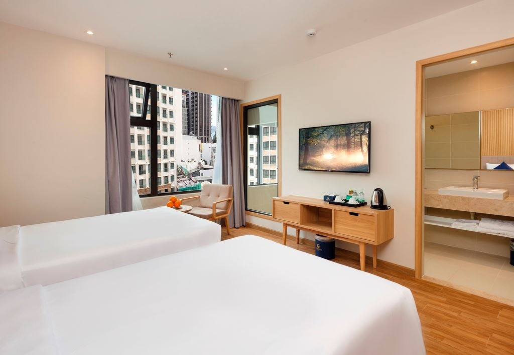 rooms-superior-city-view-with-window