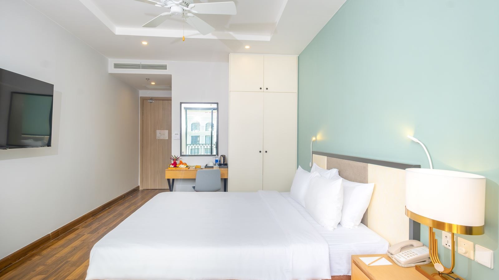 rooms-superior-pool-view