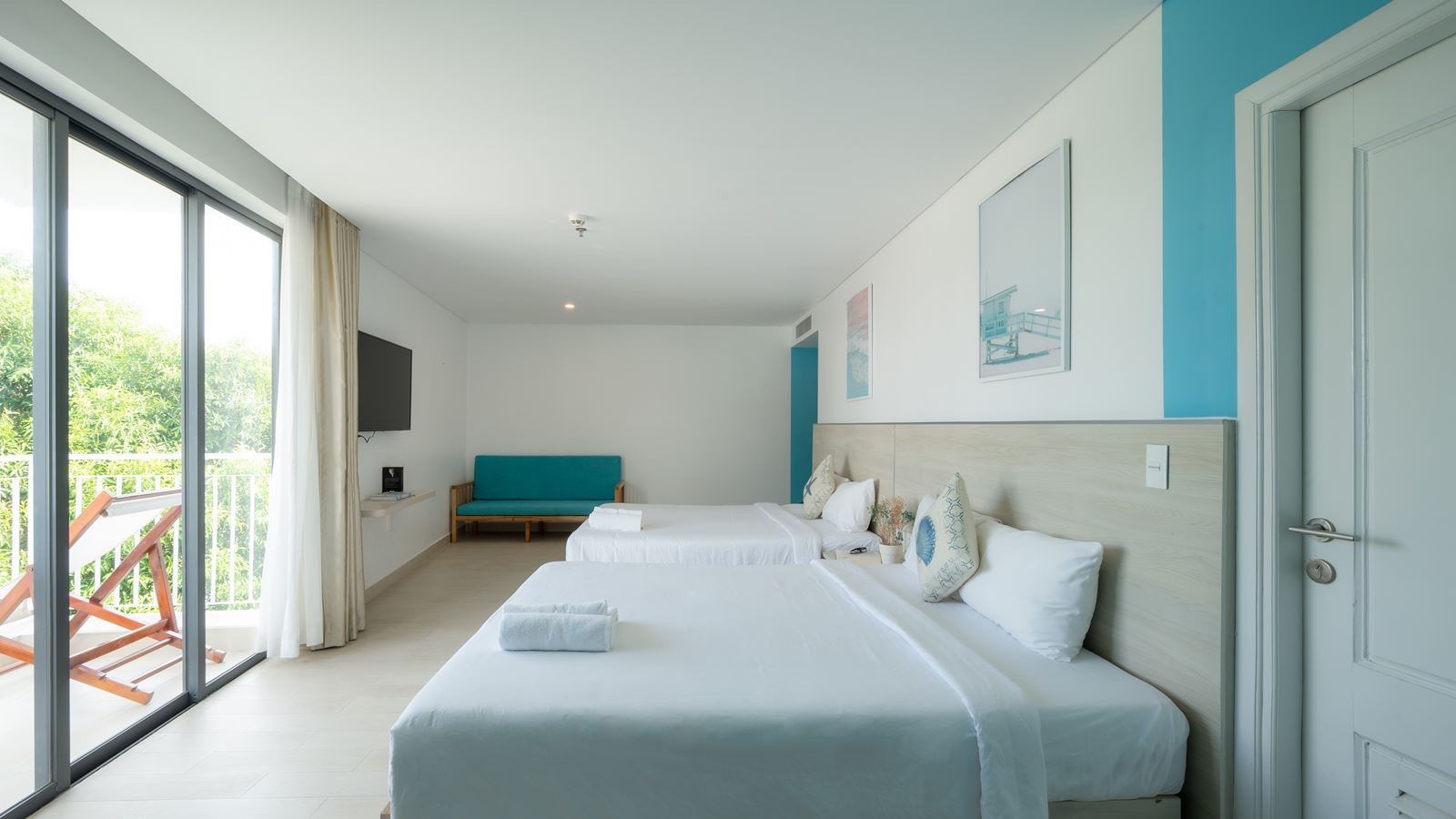 rooms-quad-room-with-balcony