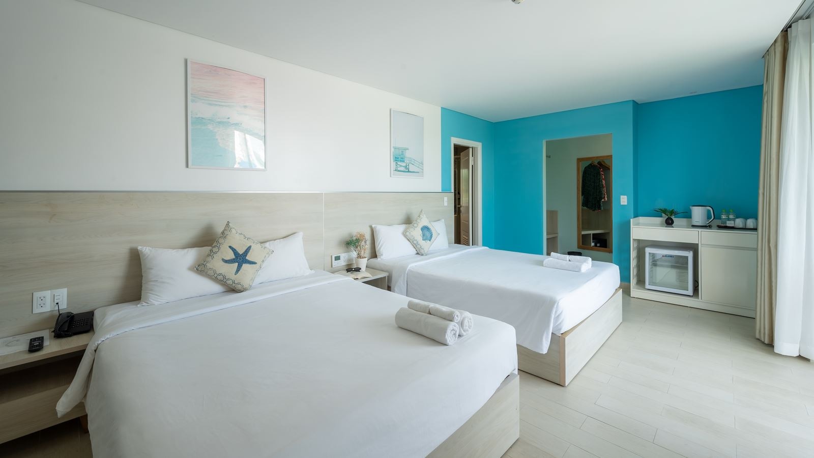 rooms-quad-room-with-balcony