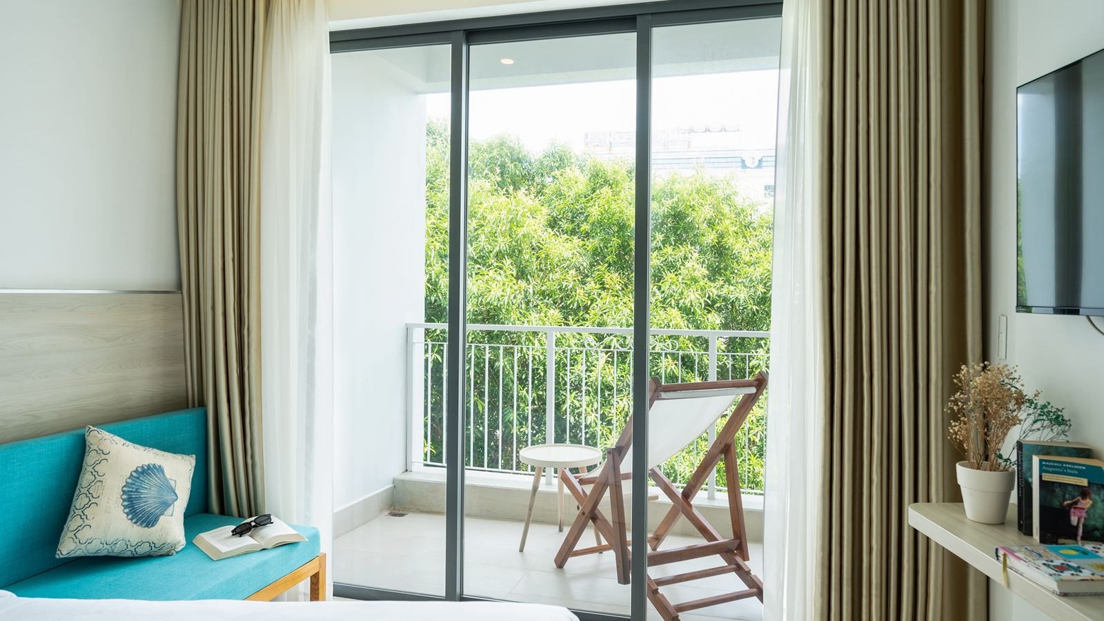 rooms-superior-with-balcony-child-without-extra-bed