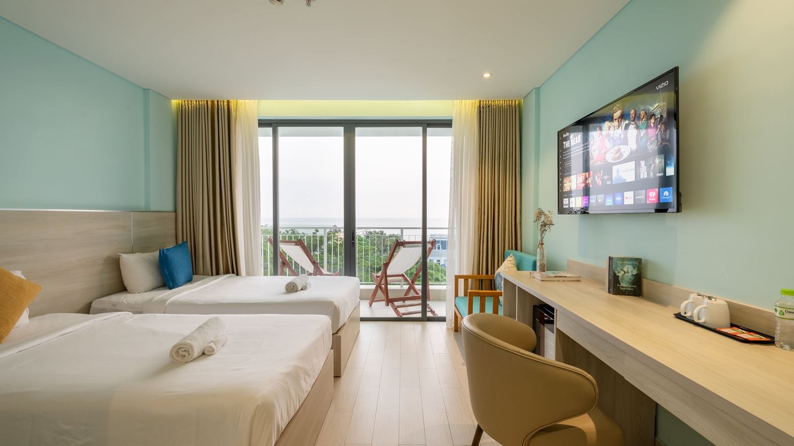 rooms-deluxe-sea-view-with-balcony-child-without-extra-bed