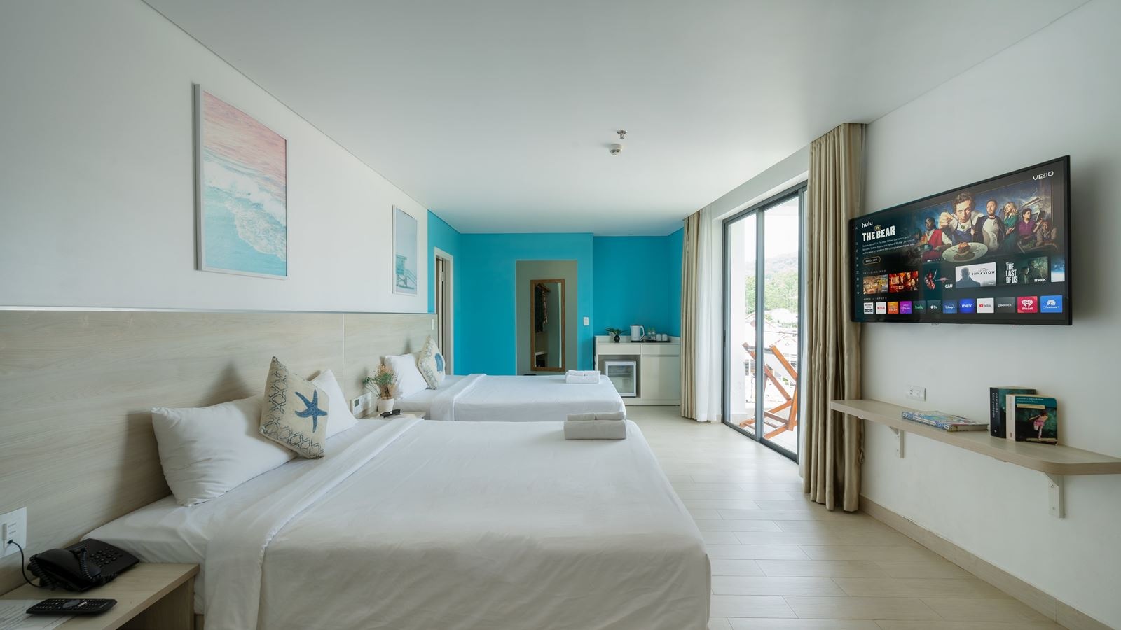 rooms-quad-room-with-balcony