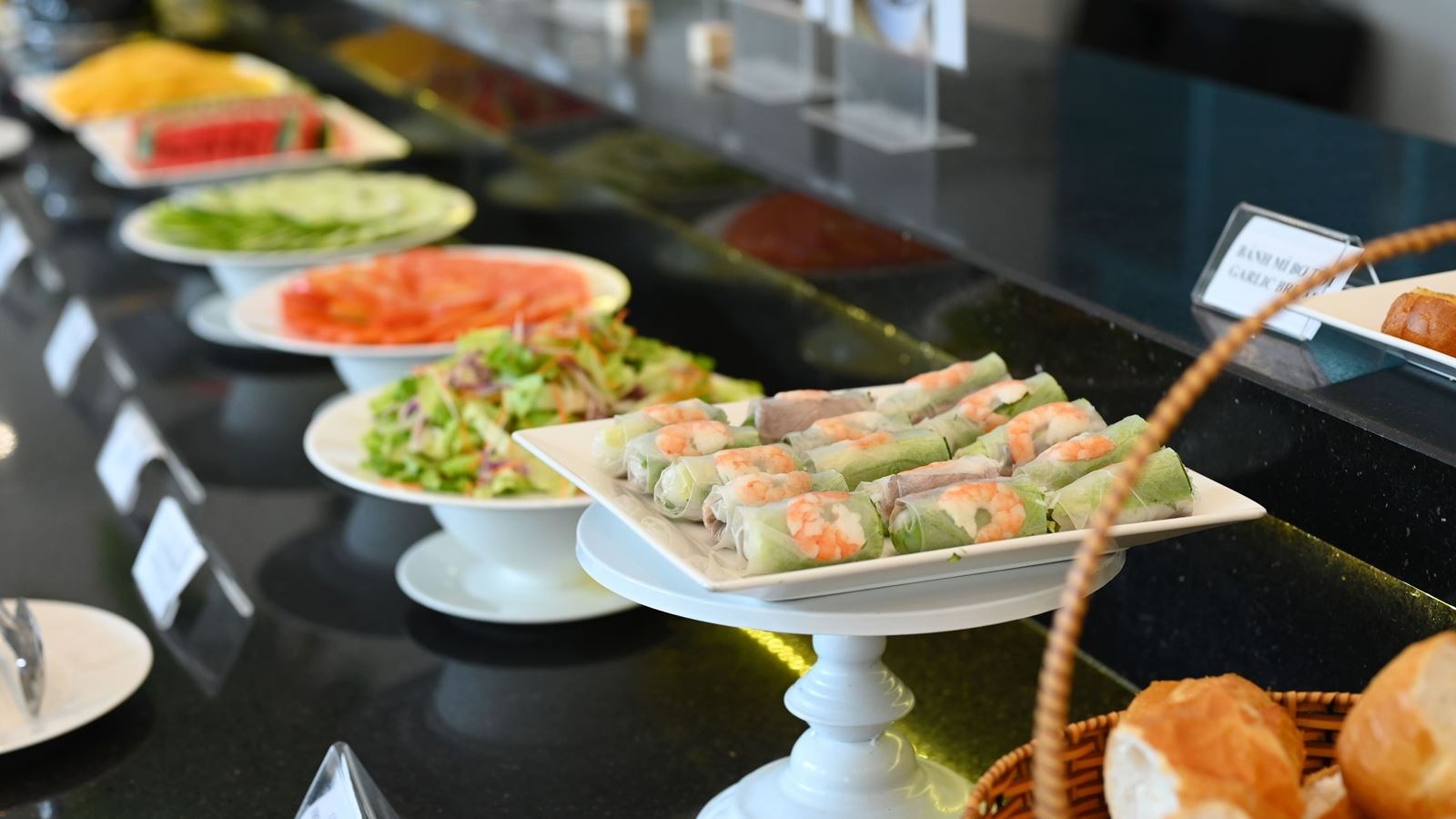 restaurants-restaurant