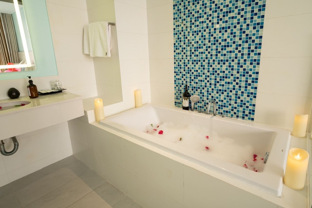 rooms-suite-sea-view-with-balcony