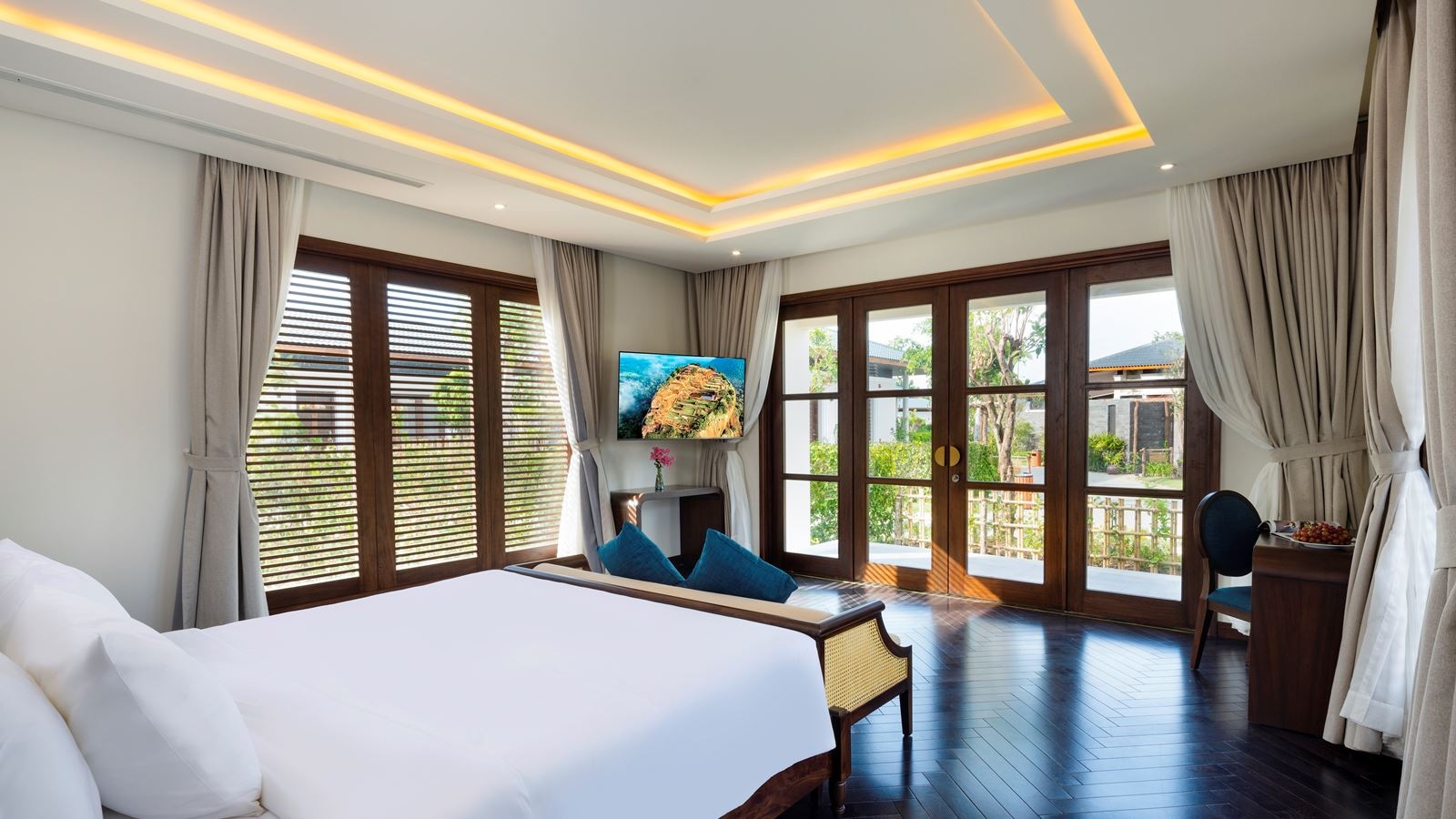 rooms-family-duplex-villa-with-balcony