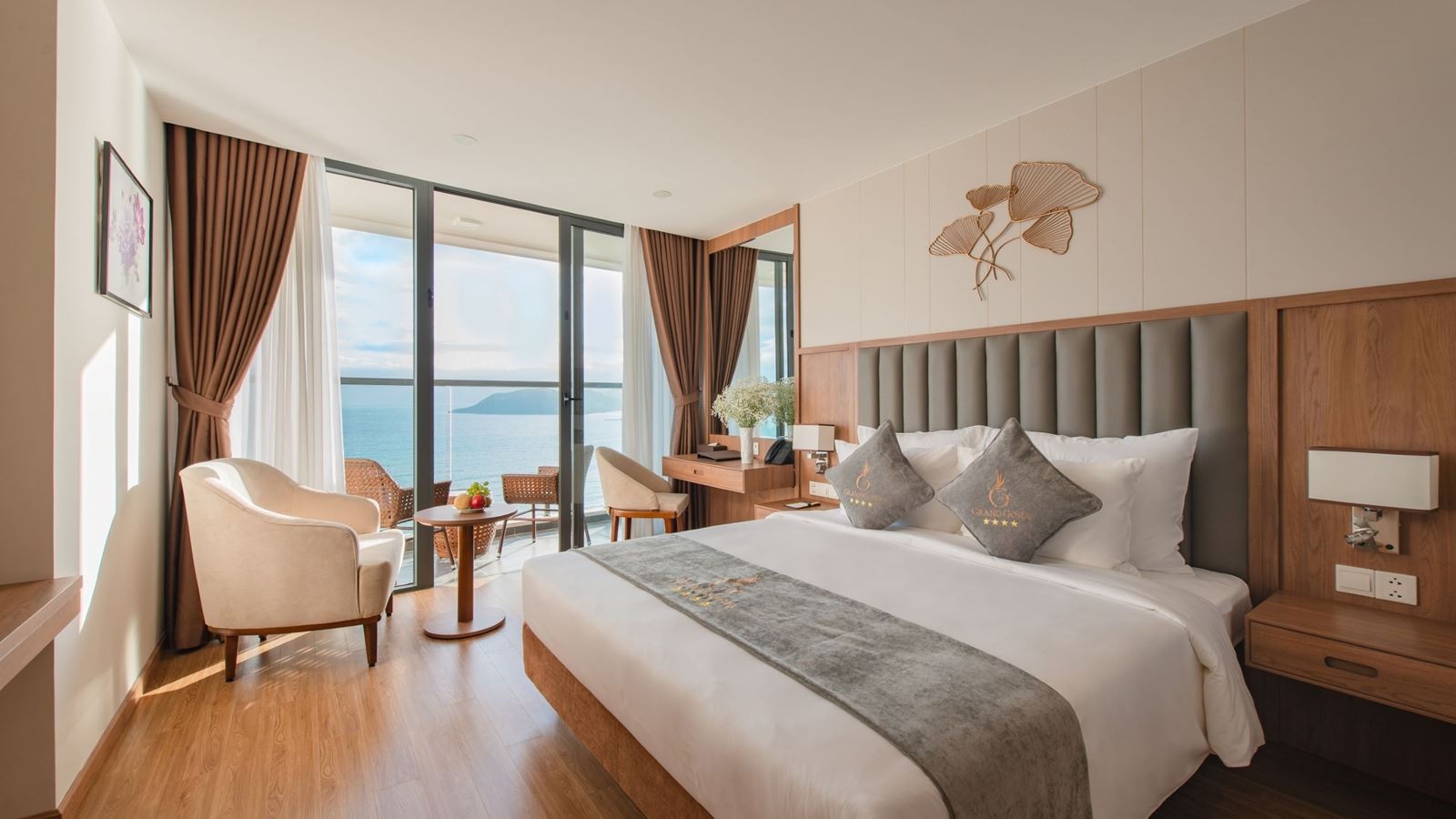 rooms-deluxe-ocean-view