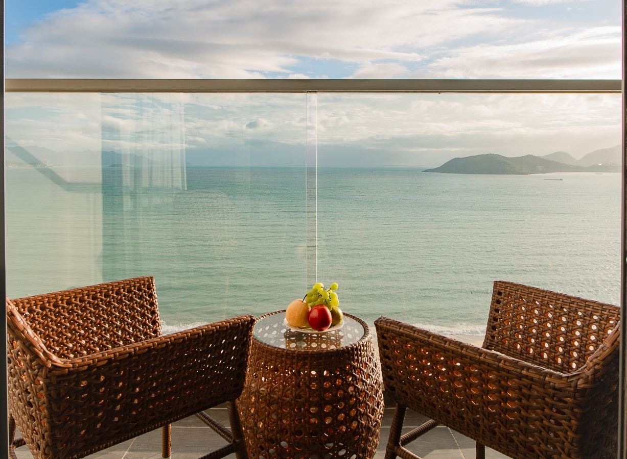 rooms-premier-deluxe-ocean-view